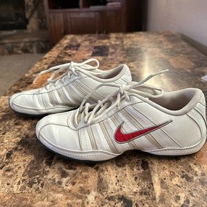 Nike Musique III White/Red Running Sneaker Shoe #317955-162 US Women's Size 9